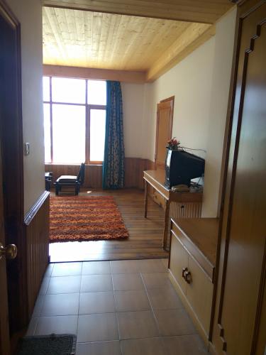 the himalayan chalet