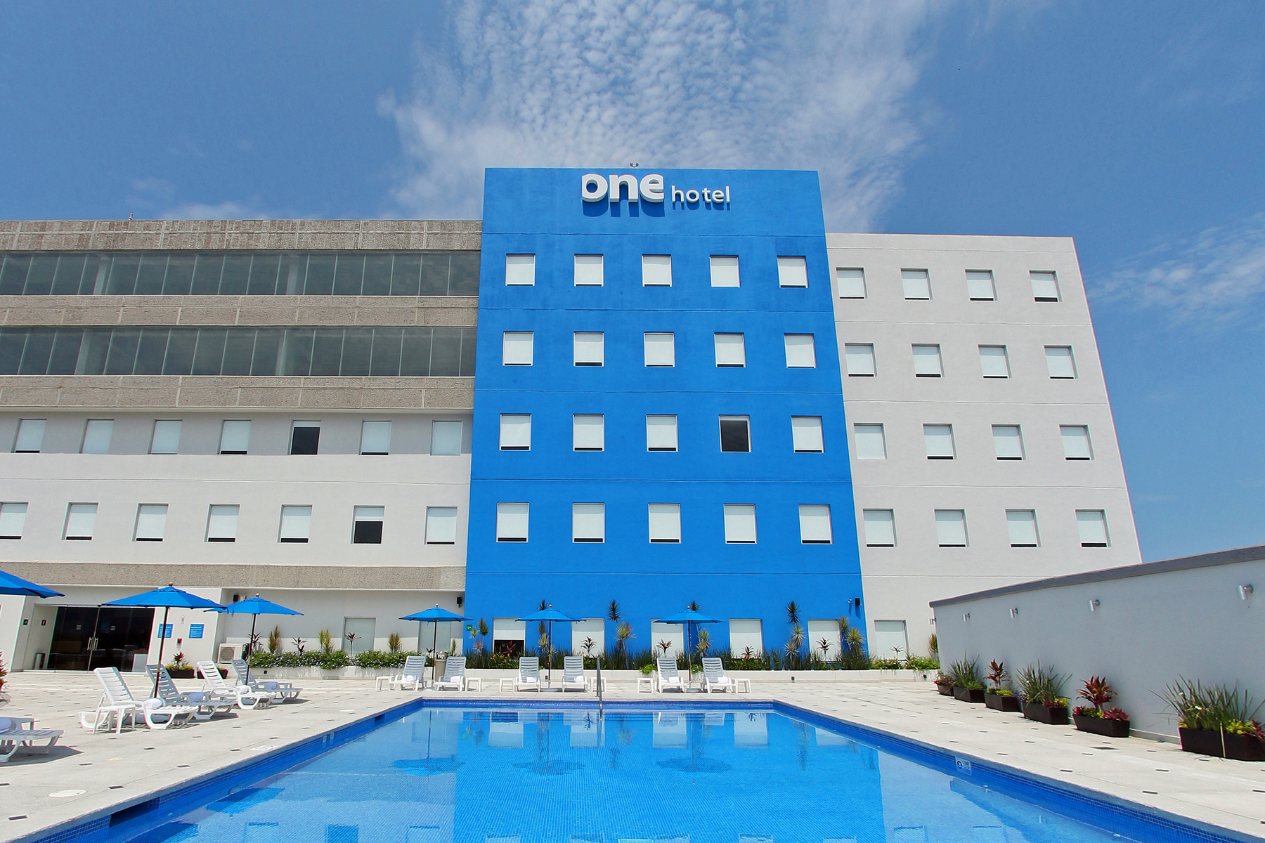 one puerto vallarta aeropuerto