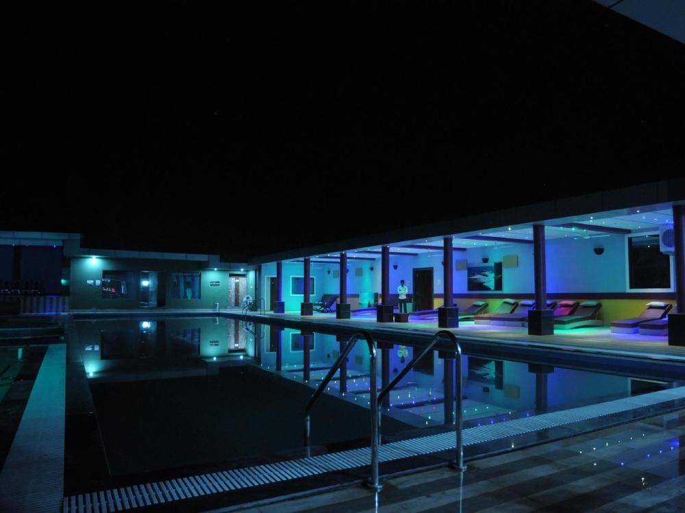 007 universe resort