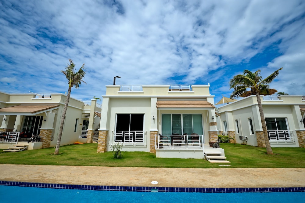 oriental beach pearl resort