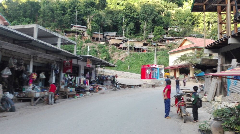sanctuary pakbeng lodge