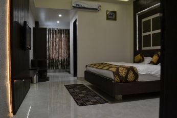 The Grand Rajwada,,2 star