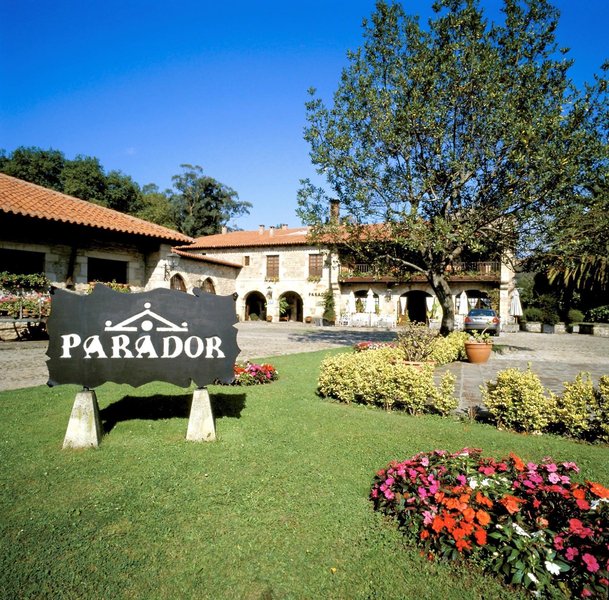 parador de santillana del mar