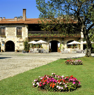 parador de santillana del mar