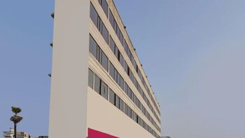 hotel mani international