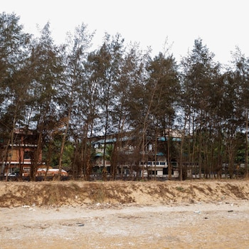 Kuzhupilly Beach House,Ernakulam>>Cherai Beach,3 star