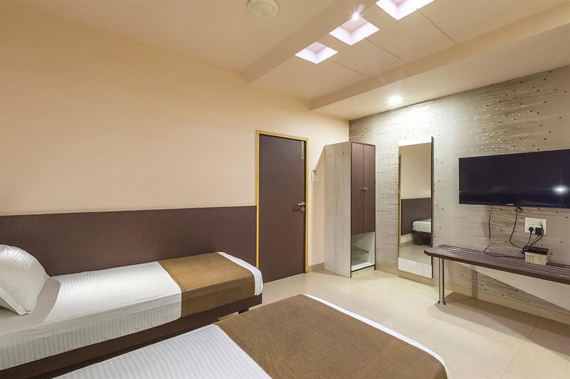 Hotel Pooja Garden,,2 star