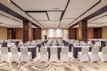 Courtyard By Marriott Shanghai International Tourism And Resorts Zone,Minhang>>Downtown Shanghai,4 star