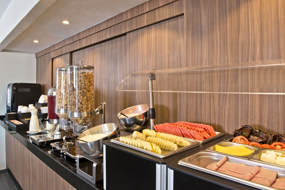 city express by marriott santiago aeropuerto chile