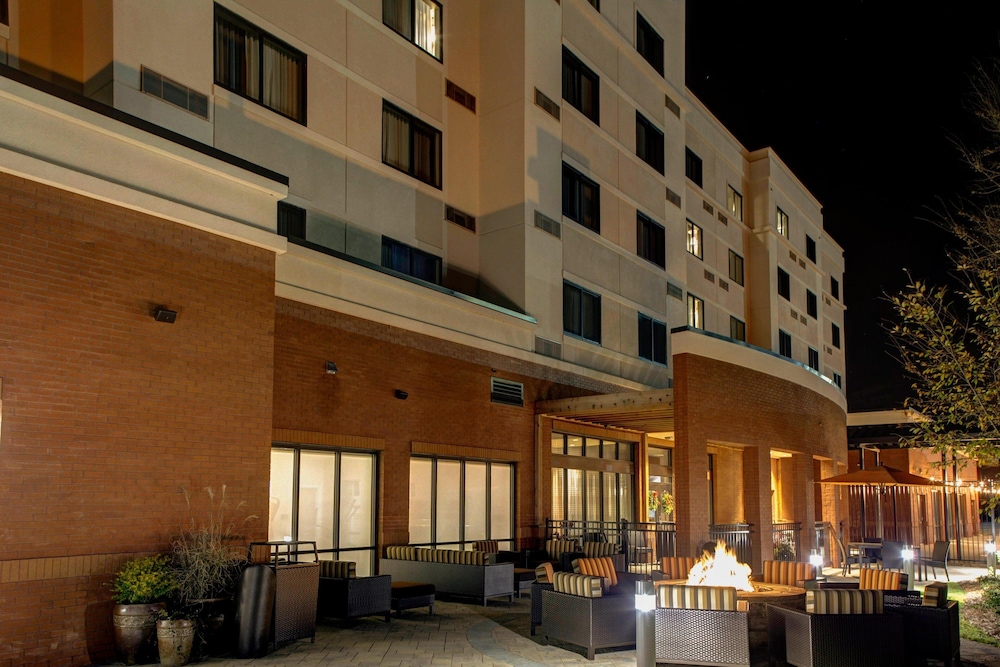 courtyard carrollton