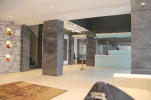 Hotel Saiprasad Executive, Solapur,India>>Solapur,2 star