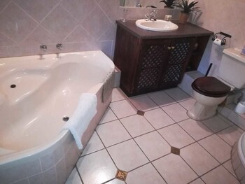 khaya africa guesthouse and spa