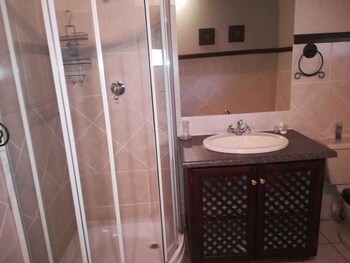 khaya africa guesthouse and spa