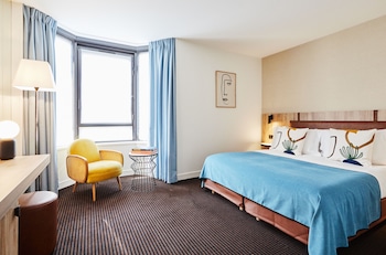 plaza tour eiffel hotel