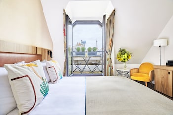 plaza tour eiffel hotel