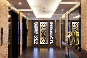 grand 5 hotel and plaza sukhumvit bangkok