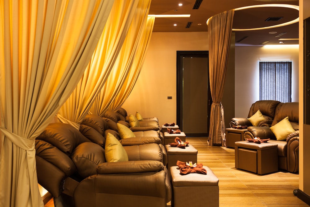 grand 5 hotel and plaza sukhumvit bangkok