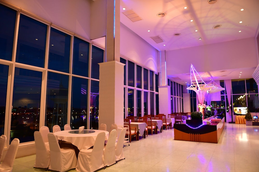 prajaktra design hotel