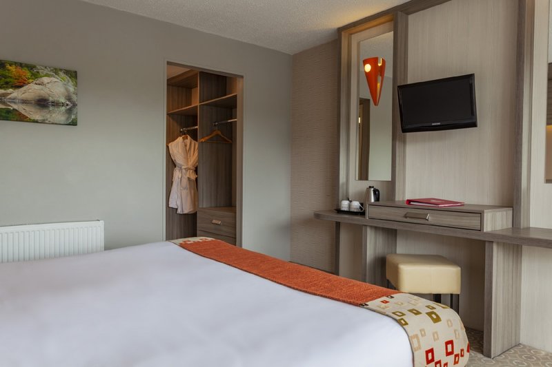 the gleneagle apartments