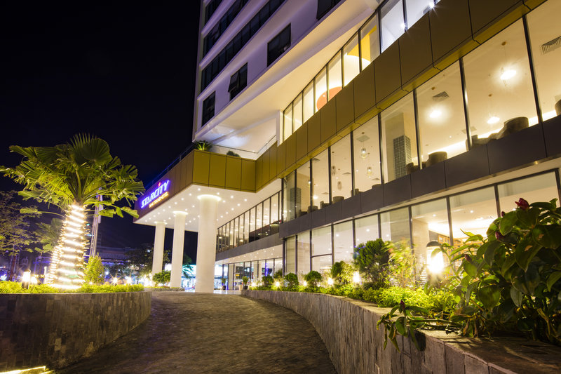 starcity hotel and condotel beachfront nha trang