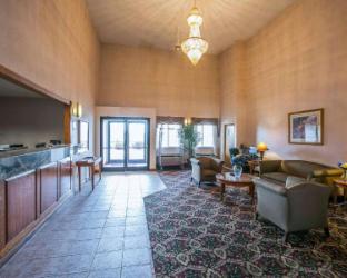 quality inn and suites woodstock near lake geneva