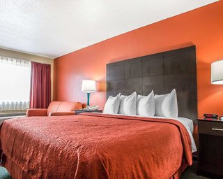 Quality Inn Morton At I-74,Morton>>Chicago,3 star