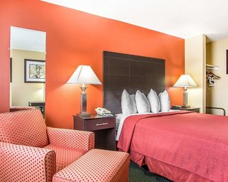 Quality Inn Morton At I-74,Morton>>Chicago,3 star