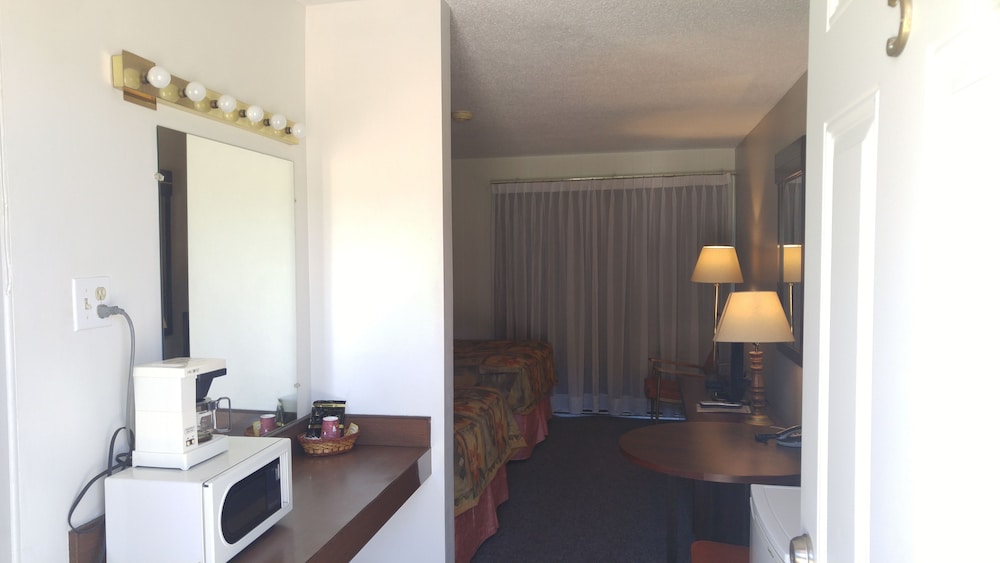 monashee motel