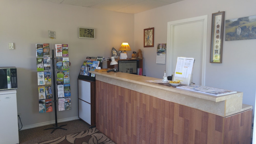 monashee motel