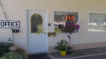 monashee motel