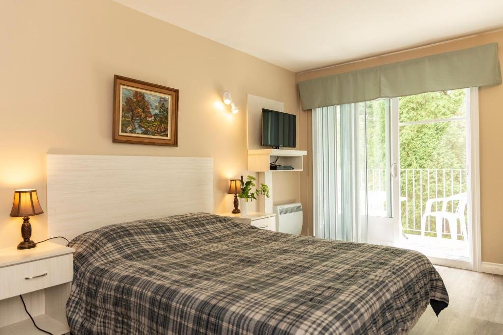 Auberge De La Riviere Saguenay,Jonquiere>>Chicoutimi,3 star