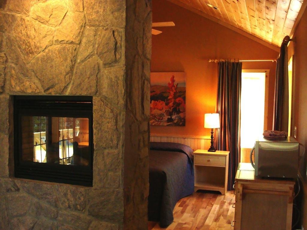 port cunnington lodge