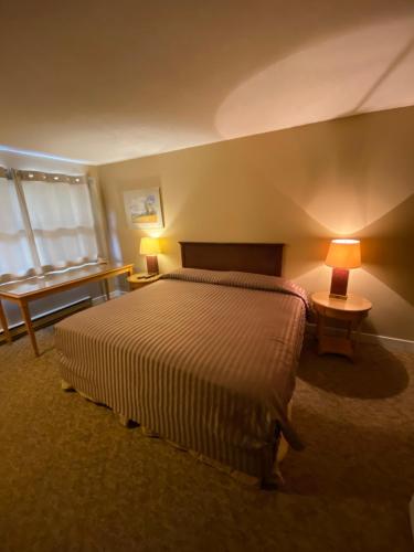 Twin Creeks Motel,Lumby>>Armstrong,2 star