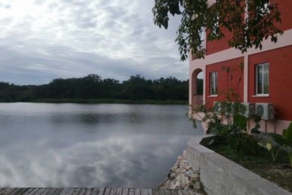 lamanai landings hotel and marina