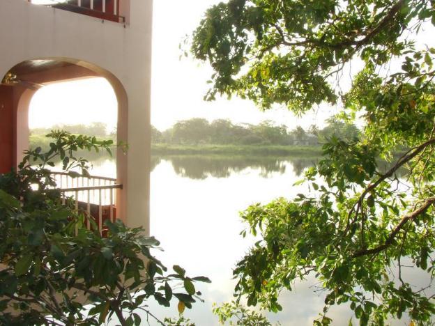 lamanai landings hotel and marina