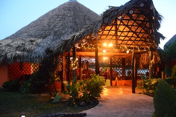 lamanai landings hotel and marina