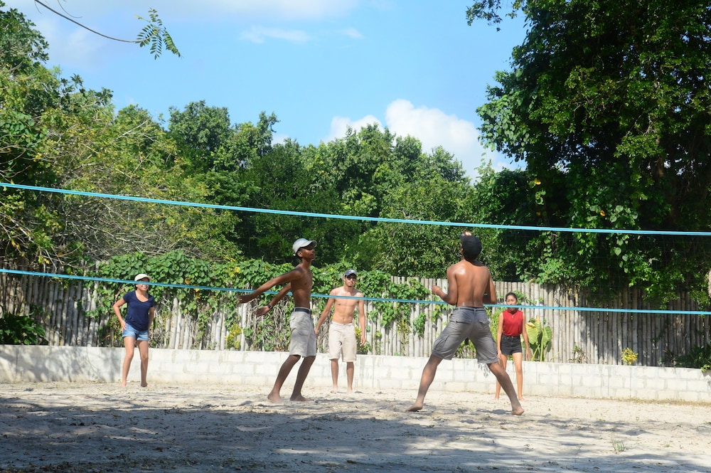 lamanai landings hotel and marina