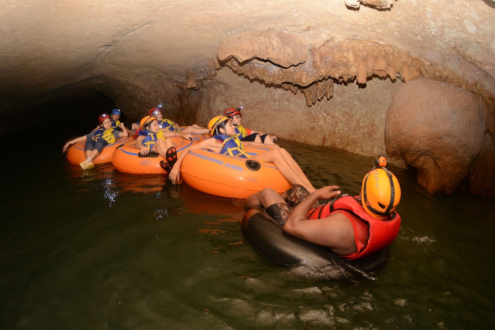 lamanai landings hotel and marina