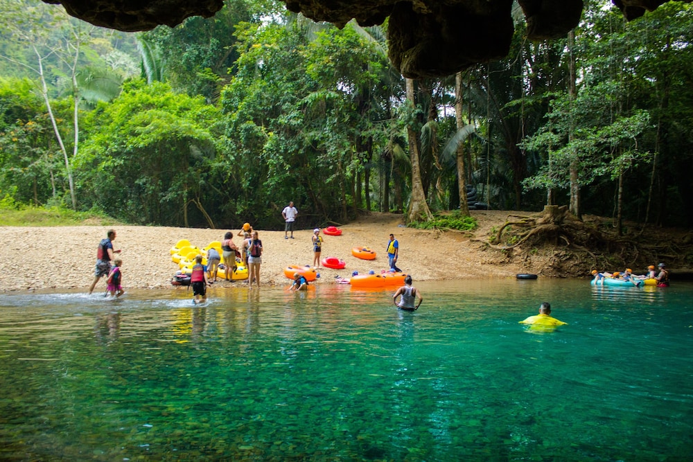 lamanai landings hotel and marina