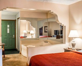 Quality Inn Traverse City,Grand Traverse>>East Bay Township,3 star