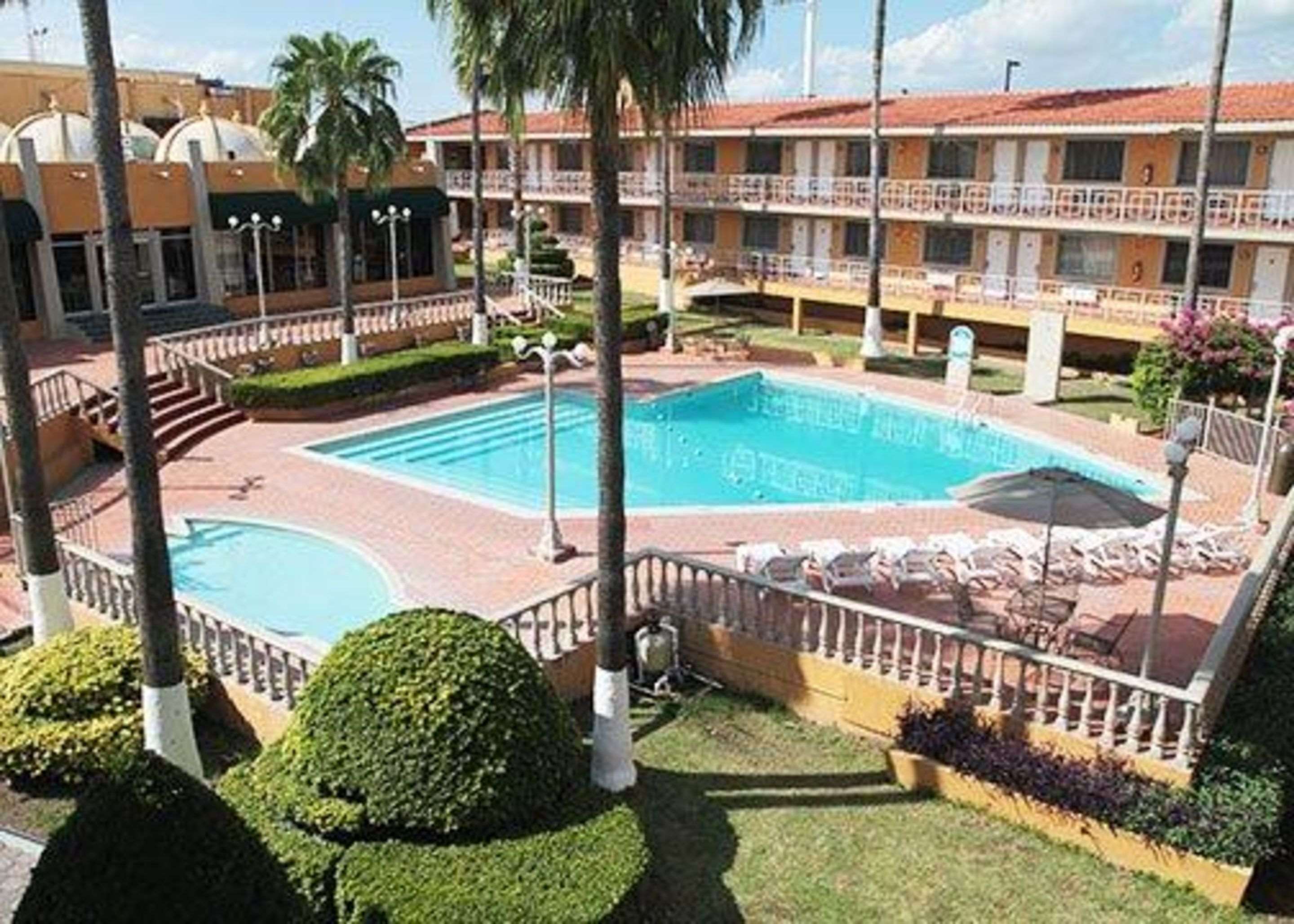 quality inn piedras negras