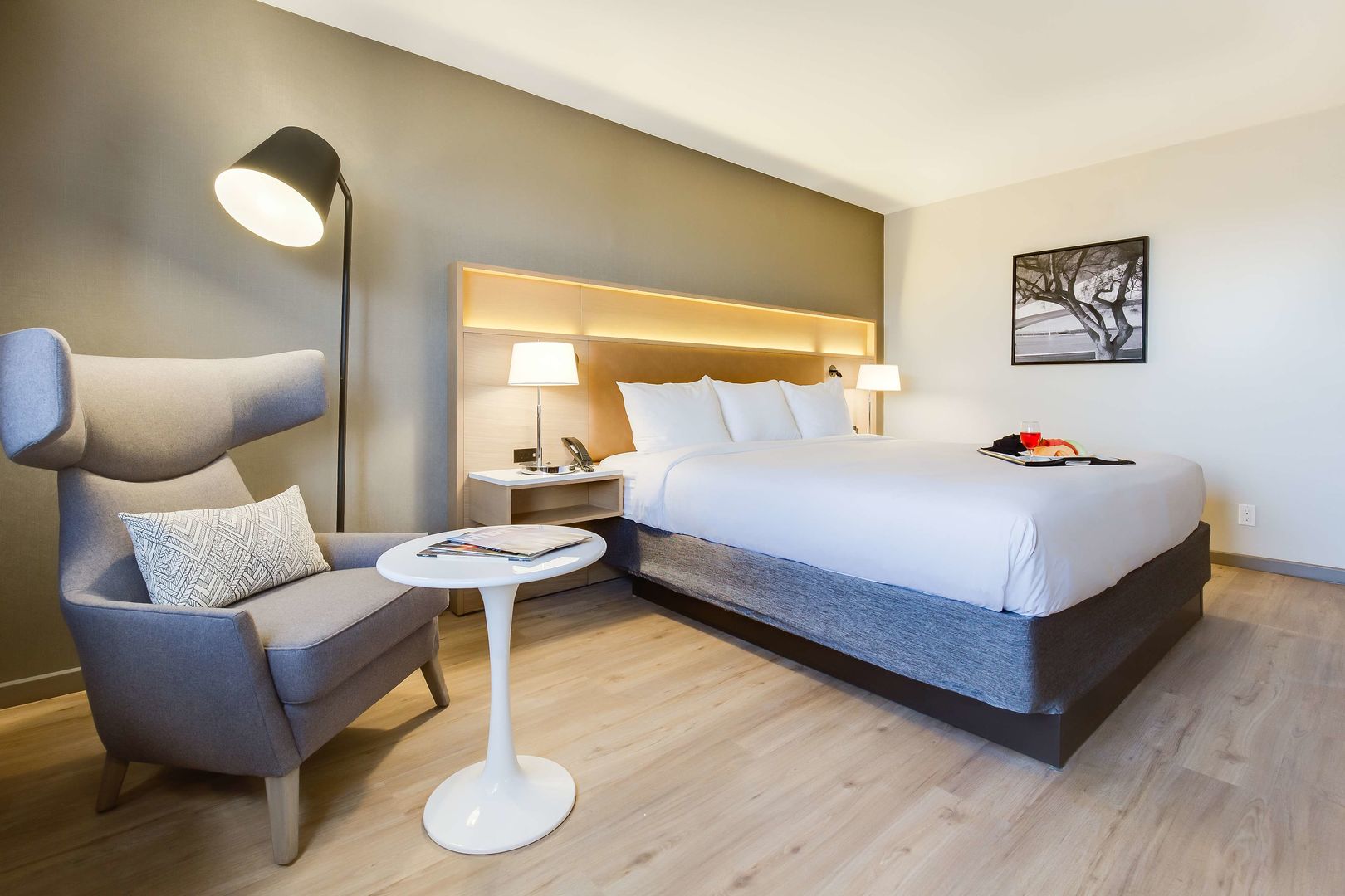radisson hotel phoenix airport
