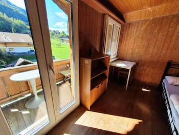lake lodge hostel