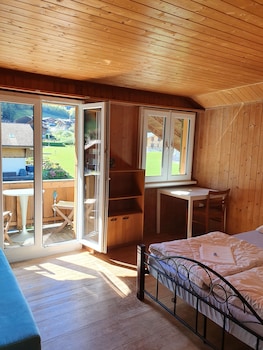 lake lodge hostel
