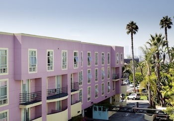 ramada plaza by wyndham west hollywood hotel and suites