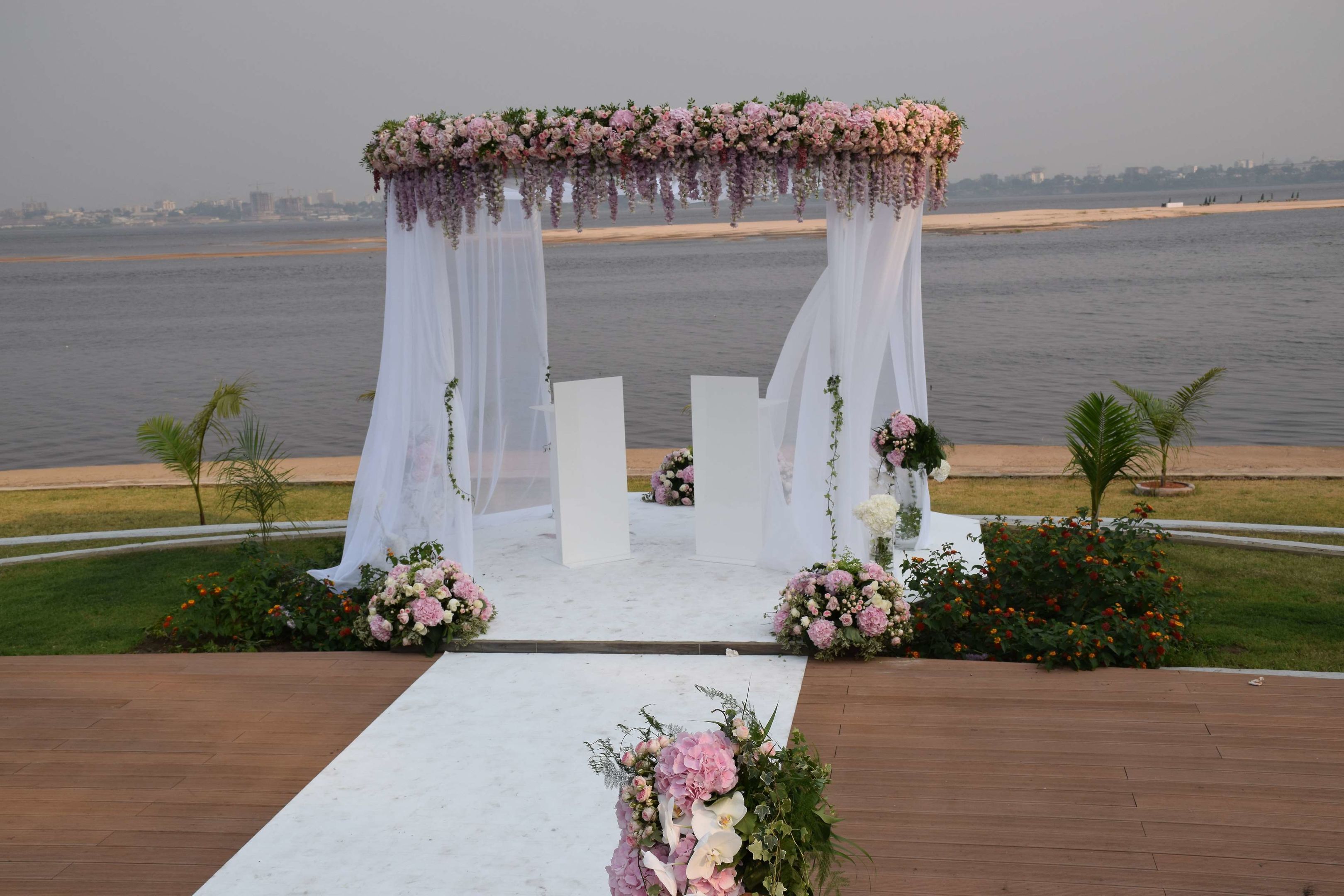 radisson blu mbamou palace hotel