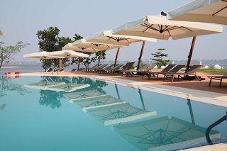 radisson blu mbamou palace hotel