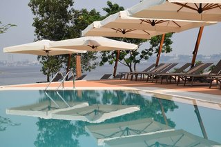 radisson blu mbamou palace hotel