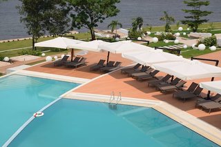 radisson blu mbamou palace hotel