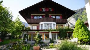 Adventure Guesthouse,Interlaken>>Bern,3 star